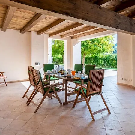Villa Cascina La Valle 10&2, Emma