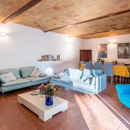 Villa Cascina La Valle 10&2, Emma